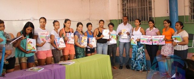 50 prefeitura de Antonio Gonçalves entrega livros nas escolas