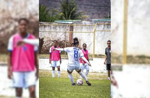 Destaque no futebol baiano: Atleta de Antônio Gonçalves, Pê defende a ADJ no Campeonato Baiano Feminino